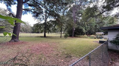 413 Wayne St, Clinton, MS 39056 photo 3