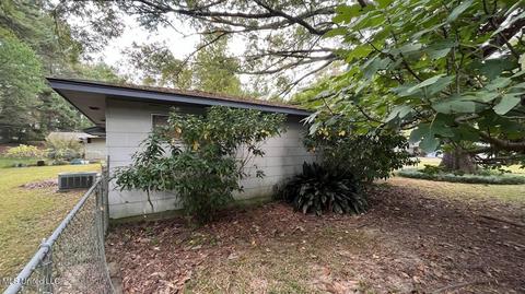 413 Wayne St, Clinton, MS 39056 photo 4