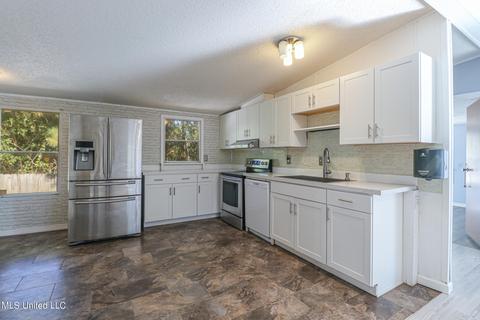 7467 Thompson Rd, Long Beach, MS 39560 photo 2