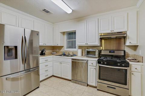 3251 Woodview Dr, Jackson, MS 39212 photo 6