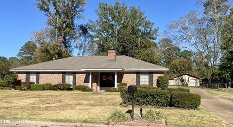 130 Newburg Pl, Jackson, MS 39206 photo 1