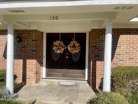 130 Newburg Pl, Jackson, MS 39206 photo 2