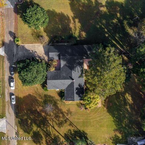 605 Cedar St, Canton, MS 39046 photo 2