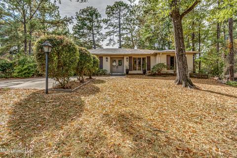 4437 Woodlark Dr, Jackson, MS 39211