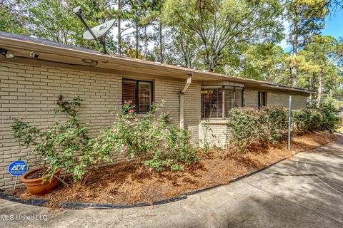 4437 Woodlark Dr, Jackson, MS 39211 photo 4