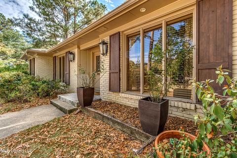 4437 Woodlark Dr, Jackson, MS 39211 photo 2
