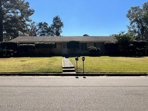 510 Pine St NW, Magee, MS 39111 photo 1