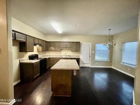 10886 Blake Cir, Olive Branch, MS 38654 photo 5
