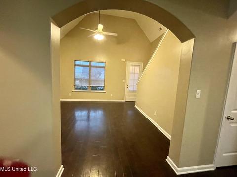 10886 Blake Cir, Olive Branch, MS 38654 photo 21