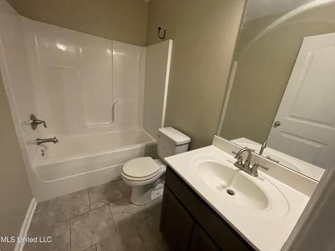 10886 Blake Cir, Olive Branch, MS 38654 photo 16