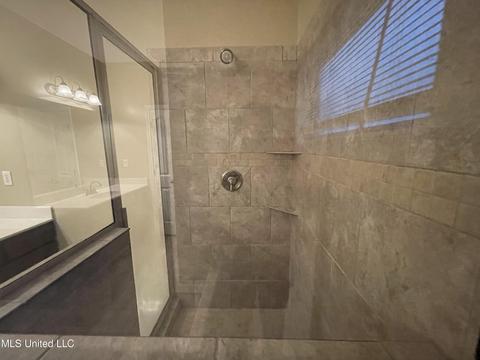 10886 Blake Cir, Olive Branch, MS 38654 photo 13