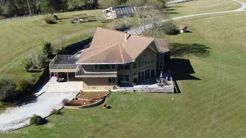 75 Wind N Oaks Rd, Carriere, MS 39426