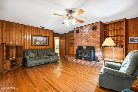 557 Mill St, Lucedale, MS 39452 photo 8