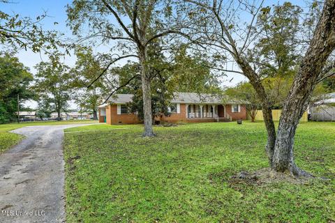 557 Mill St, Lucedale, MS 39452 photo 2