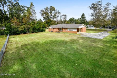 557 Mill St, Lucedale, MS 39452 photo 4
