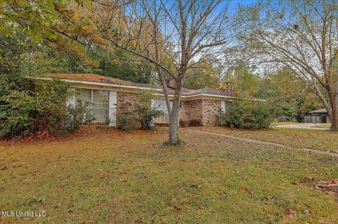 2005 Scanlon Dr, Jackson, MS 39204 photo 2