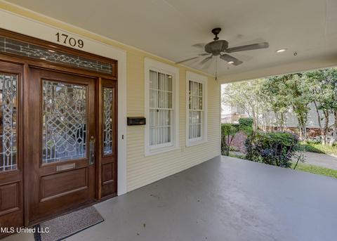 1709 St Ann St, Jackson, MS 39202 photo 2