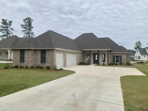 204 Lake Ridge Dr, Madison, MS 39110