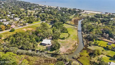 11 Th St, Pascagoula, MS 39567