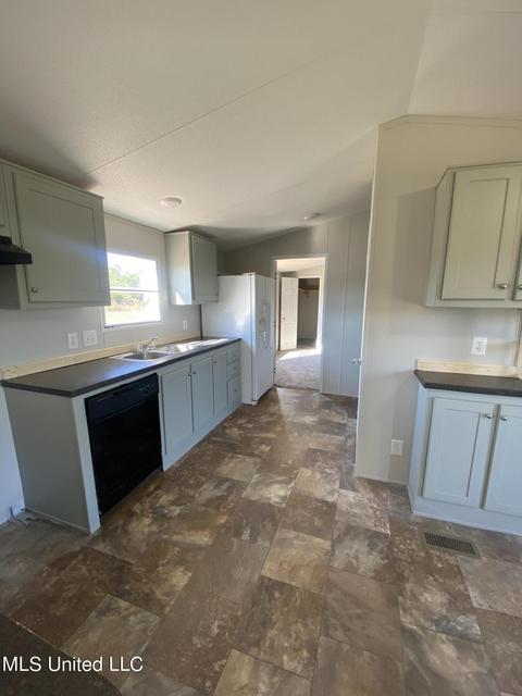 77 Old Dirt Rd, Perkinston, MS 39573 photo 6