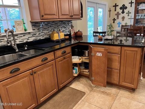328 Devonport Cir, Raymond, MS 39154 photo 9
