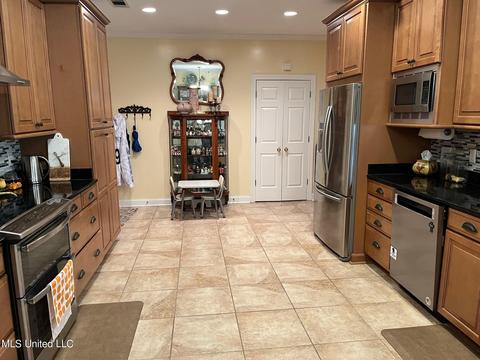 328 Devonport Cir, Raymond, MS 39154 photo 11