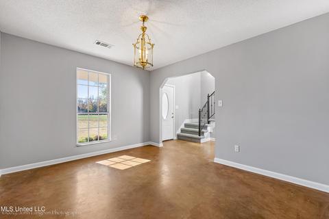 125 Moore Loop, Byhalia, MS 38611 photo 5