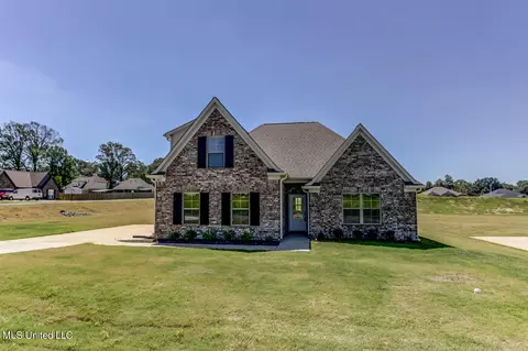 5815 SE Sara Ann Dr, Horn Lake, MS 38637