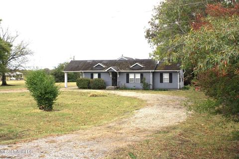 5444 Dubbs Rd, Dundee, MS 38626 photo 2