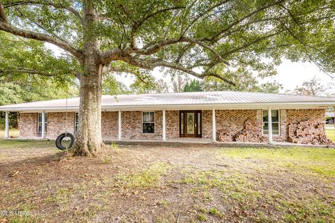 517 Bayou Pierre Dr, Gautier, MS 39553