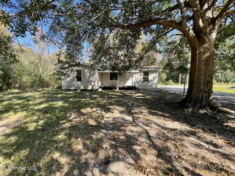 7952 Aster St, Moss Point, MS 39562 photo 1