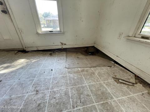 7952 Aster St, Moss Point, MS 39562 photo 8