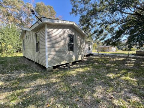 7952 Aster St, Moss Point, MS 39562 photo 4