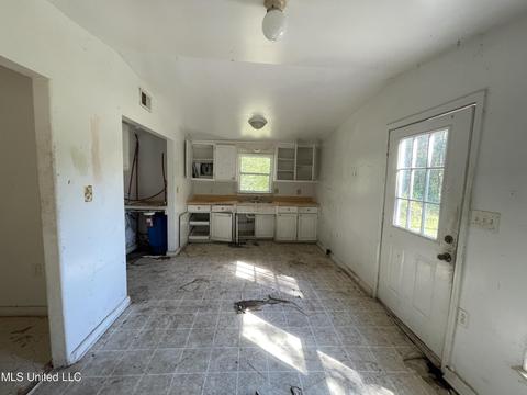 7952 Aster St, Moss Point, MS 39562 photo 9