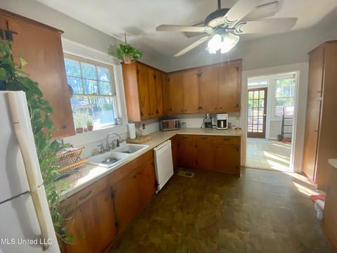 312 E Center St, Canton, MS 39046 photo 11