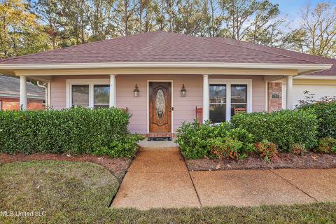 335 Greystone Pointe, Terry, MS 39170 photo 4