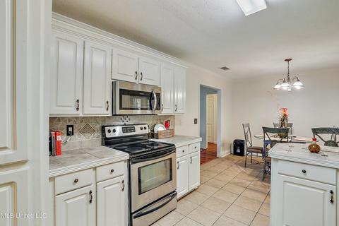 335 Greystone Pointe, Terry, MS 39170 photo 10