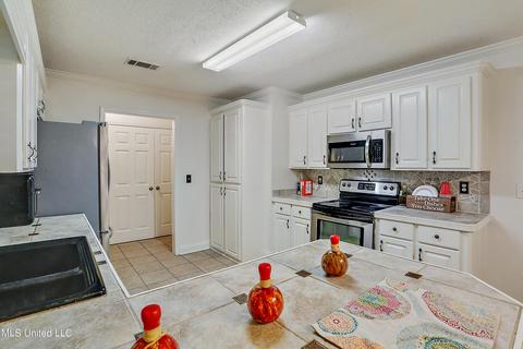 335 Greystone Pointe, Terry, MS 39170 photo 12