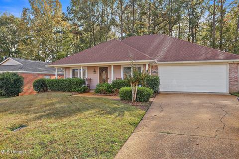 335 Greystone Pointe, Terry, MS 39170 photo 2