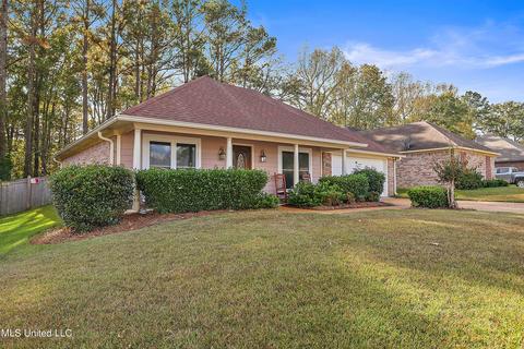 335 Greystone Pointe, Terry, MS 39170 photo 3