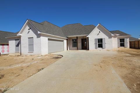 702 Summerfield Dr, Canton, MS 39046 photo 1