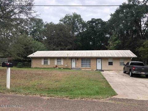 115 N Pine Ridge Dr, Forest, MS 39074 photo 1