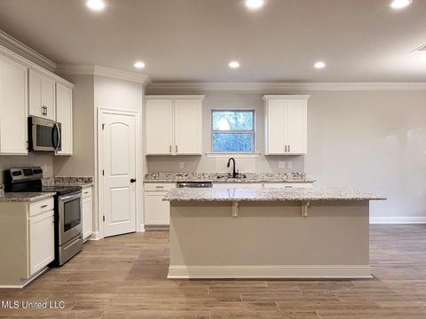 13 Sumner Cv, Long Beach, MS 39560 photo 2