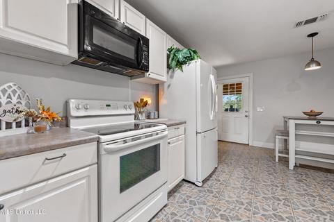 15 R Moran Rd, Mchenry, MS 39561 photo 6