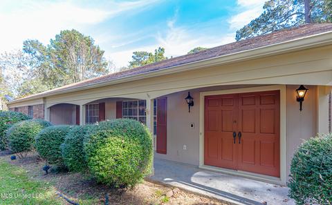 220 E Lake Dr, Brandon, MS 39047 photo 3
