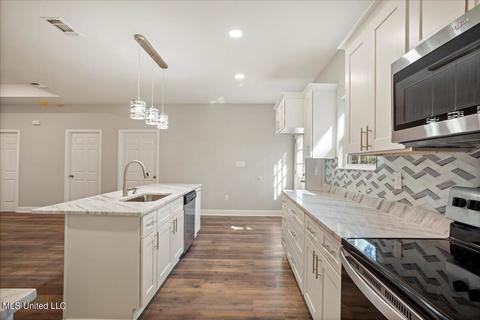 1812 E Amar, Gautier, MS 39553 photo 14