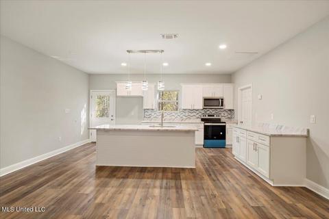 1812 E Amar, Gautier, MS 39553 photo 12