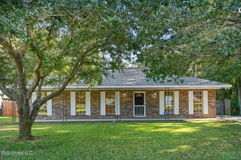 402 Holly St, Long Beach, MS 39560 photo 1