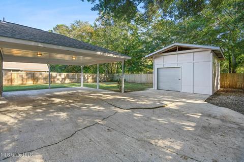 402 Holly St, Long Beach, MS 39560 photo 8