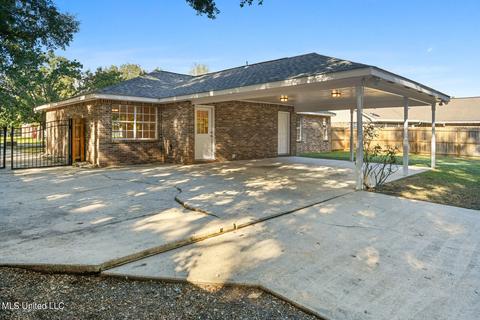 402 Holly St, Long Beach, MS 39560 photo 5
